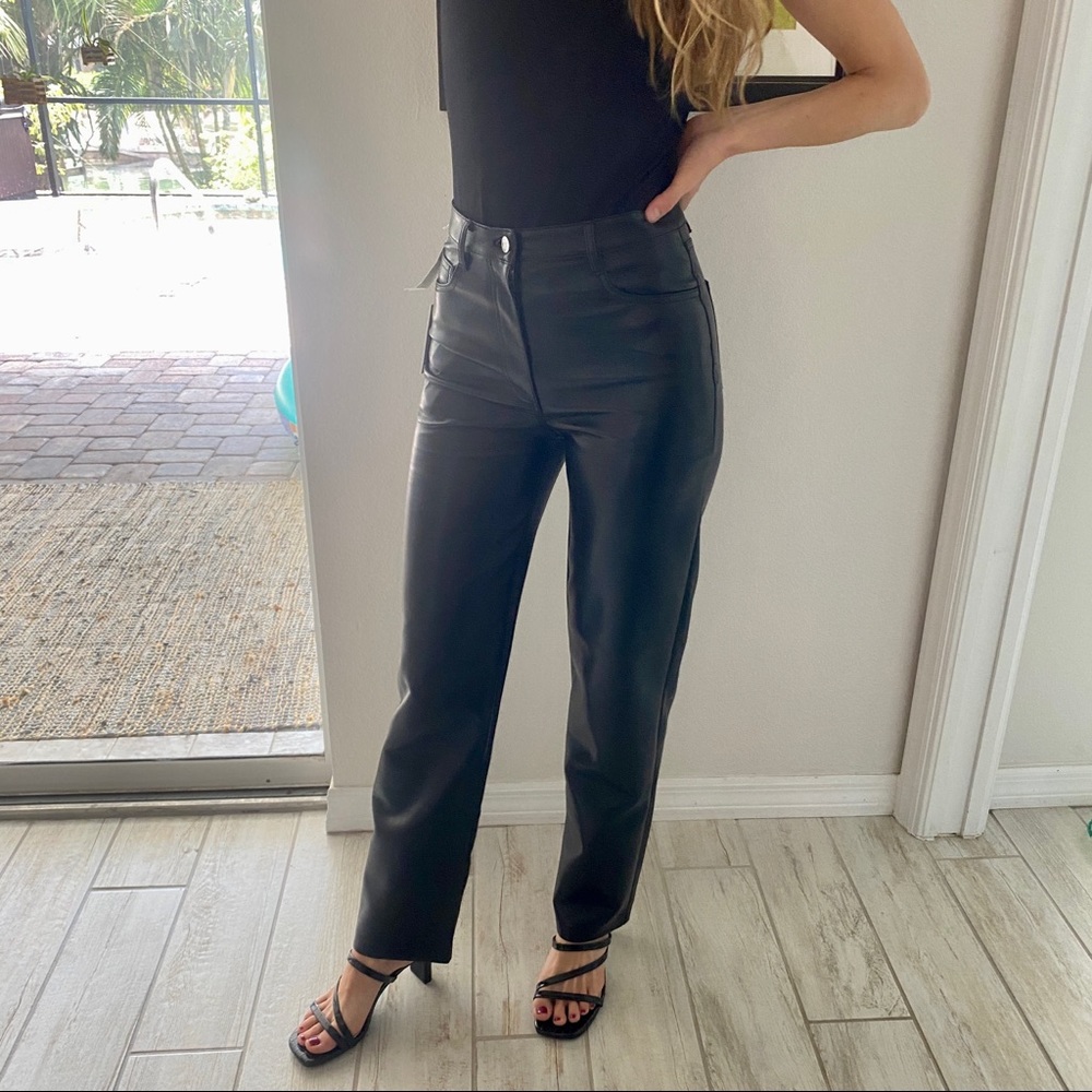 Wilfred leather pants, size 4 in Black.